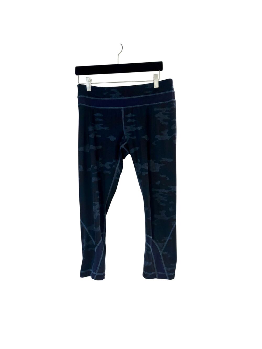 Lululemon Camo Capri Leggings – Size 8
